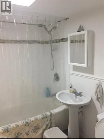 456 Jackson Street West Hamilton ON L8P 1N4