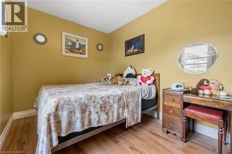 625 Tate Avenue Hamilton ON L8H 6L4