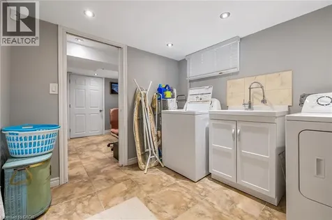 625 Tate Avenue Hamilton ON L8H 6L4