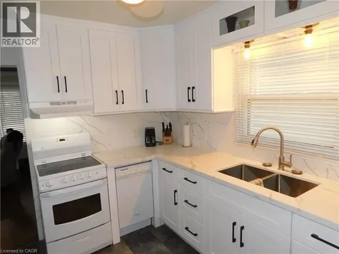 625 Tate Avenue Hamilton ON L8H 6L4