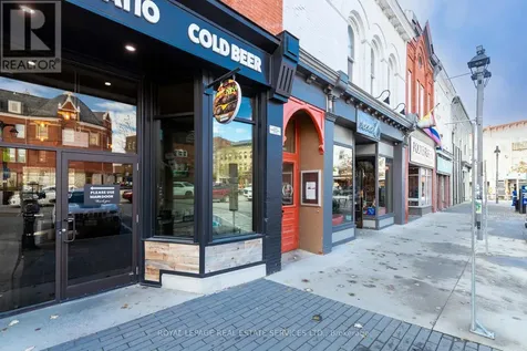 33 Market Place Stratford ON N5A 1A4