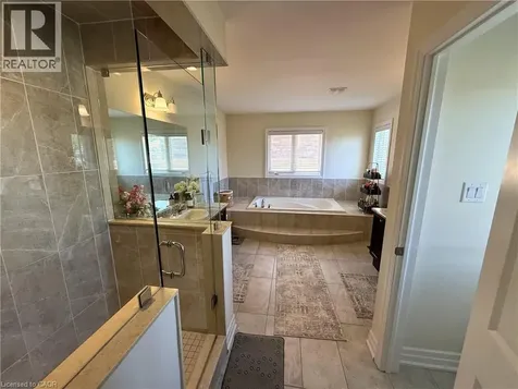 9462 Tallgrass Avenue Niagara Falls ON L2G 0Y2