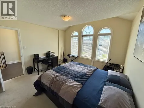 9462 Tallgrass Avenue Niagara Falls ON L2G 0Y2