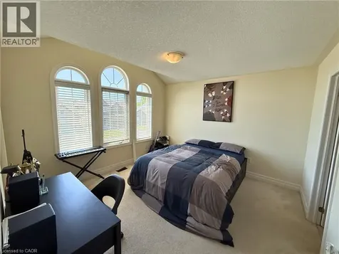 9462 Tallgrass Avenue Niagara Falls ON L2G 0Y2