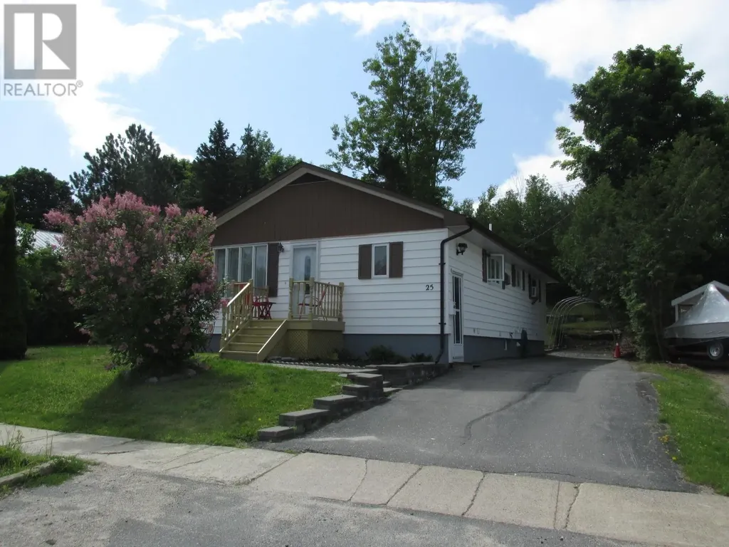 25 Roman Avenue Elliot Lake ON P5A 1R6