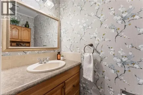 2251 Kirkburn Drive Burlington ON L7P 4E8