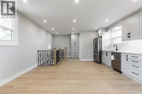 2 Thorndale Avenue St. Catharines ON L2R 6A3