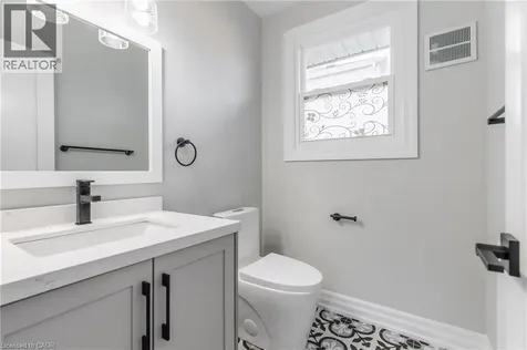 2 Thorndale Avenue St. Catharines ON L2R 6A3