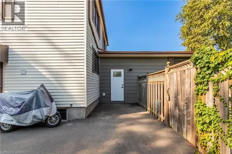 2 Thorndale Avenue St. Catharines ON L2R 6A3