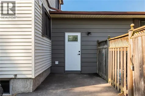 2 Thorndale Avenue St. Catharines ON L2R 6A3