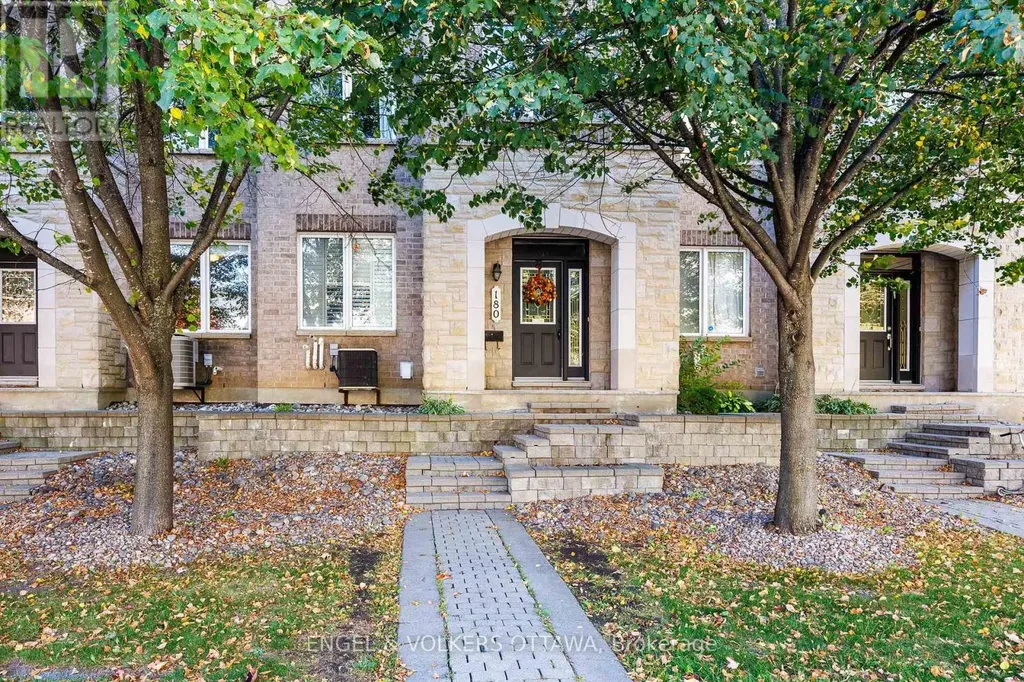 180 Lanark Avenue Ottawa ON K1Z 1E5