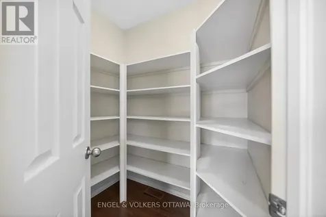 180 Lanark Avenue Ottawa ON K1Z 1E5