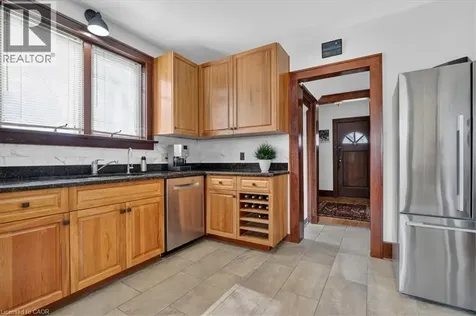 859 Queen's Boulevard Kitchener ON N2M 1A6
