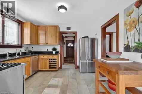 859 Queen's Boulevard Kitchener ON N2M 1A6