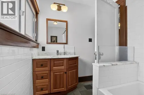 859 Queen's Boulevard Kitchener ON N2M 1A6