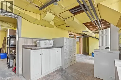 859 Queen's Boulevard Kitchener ON N2M 1A6