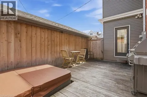 859 Queen's Boulevard Kitchener ON N2M 1A6