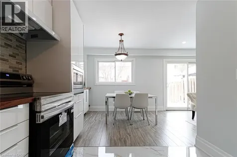 1532 Lancaster Drive Oakville ON L6H 2Z3