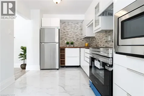 1532 Lancaster Drive Oakville ON L6H 2Z3