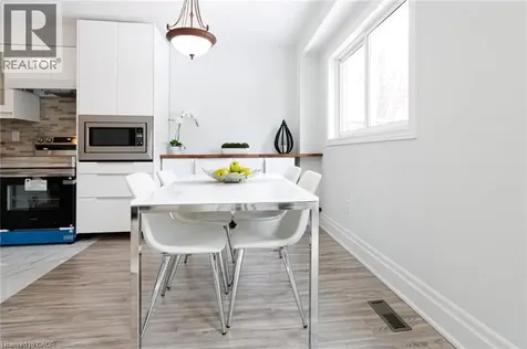 1532 Lancaster Drive Oakville ON L6H 2Z3