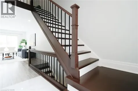 1532 Lancaster Drive Oakville ON L6H 2Z3