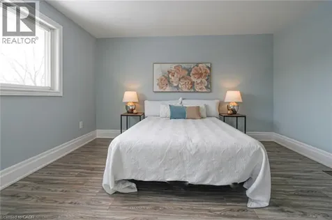 1532 Lancaster Drive Oakville ON L6H 2Z3