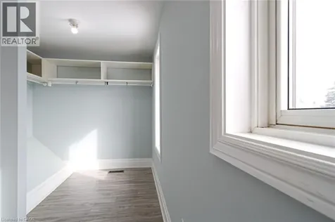 1532 Lancaster Drive Oakville ON L6H 2Z3