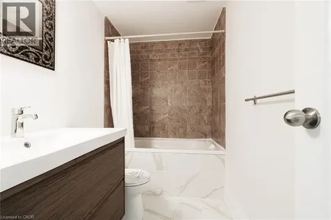 1532 Lancaster Drive Oakville ON L6H 2Z3