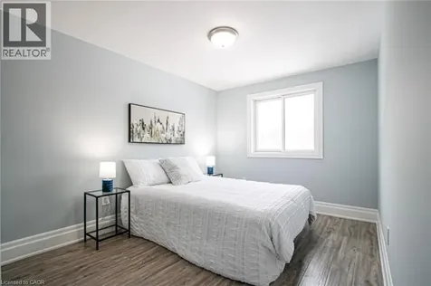 1532 Lancaster Drive Oakville ON L6H 2Z3