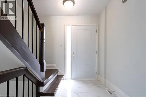 1532 Lancaster Drive Oakville ON L6H 2Z3