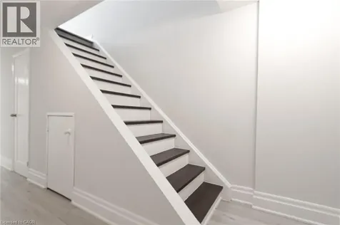 1532 Lancaster Drive Oakville ON L6H 2Z3