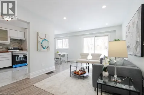 1532 Lancaster Drive Oakville ON L6H 2Z3