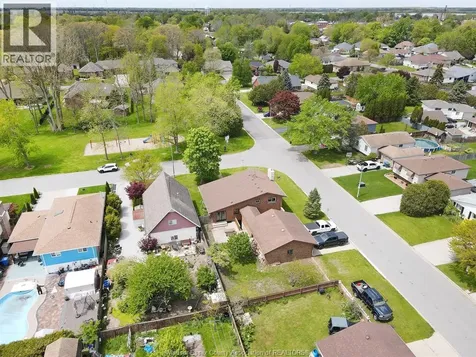 204 Pearson Drive Harrow ON N0R 1G0