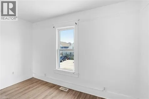 5671 Desson Avenue Niagara Falls ON L2G 3T3