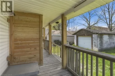 5671 Desson Avenue Niagara Falls ON L2G 3T3