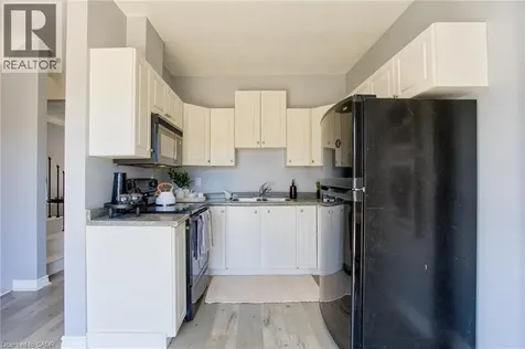 292 Fairfield Avenue Hamilton ON L8H 5H6