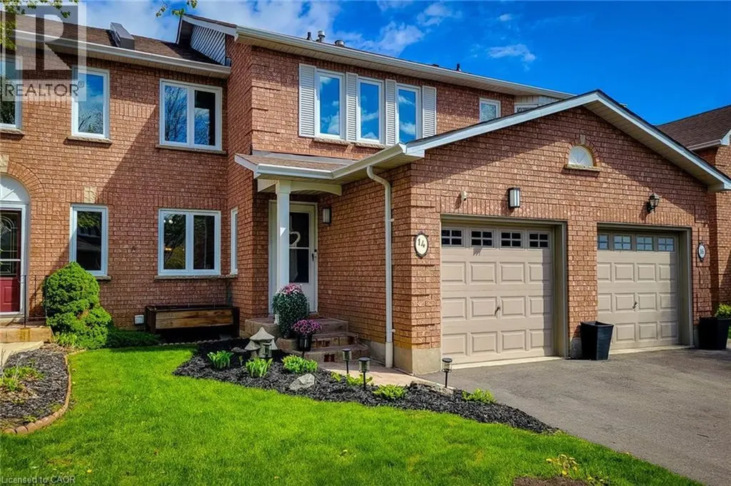 7 Davidson Boulevard Dundas ON L9H 6Y7