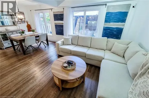 7 Davidson Boulevard Dundas ON L9H 6Y7