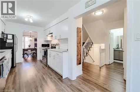 7 Davidson Boulevard Dundas ON L9H 6Y7