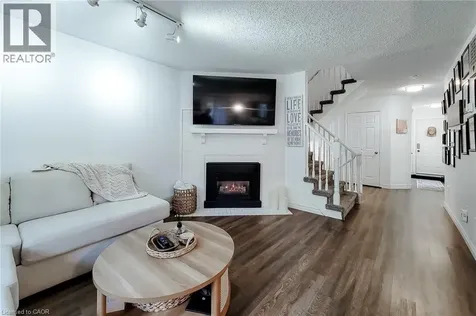 7 Davidson Boulevard Dundas ON L9H 6Y7