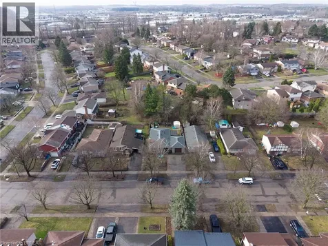 102 Century Hill Drive Kitchener ON N2E 2H8