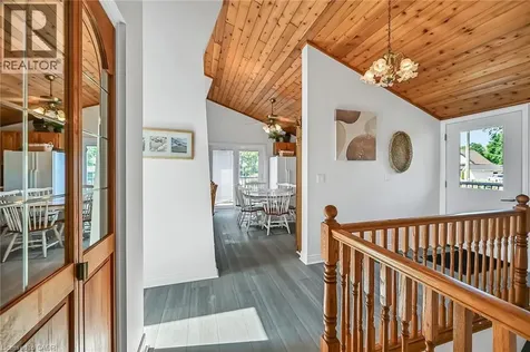 61 Horseshoe Bay Road Dunnville ON N1A 2W8