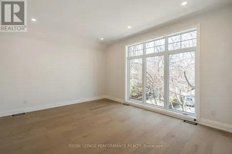 31 Commanda Way Ottawa ON K1M 1G1