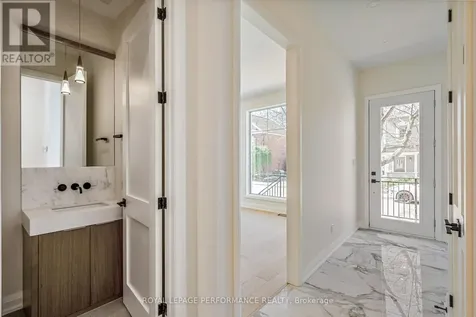 31 Commanda Way Ottawa ON K1M 1G1