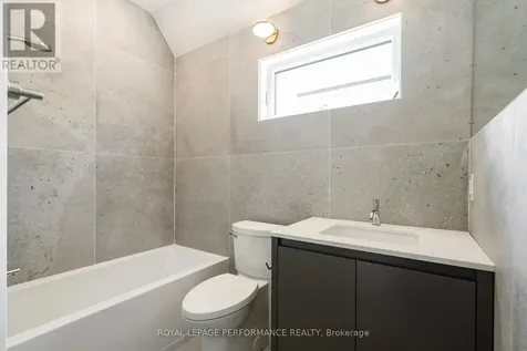31 Commanda Way Ottawa ON K1M 1G1