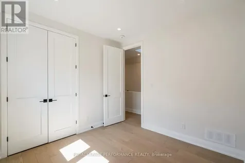31 Commanda Way Ottawa ON K1M 1G1