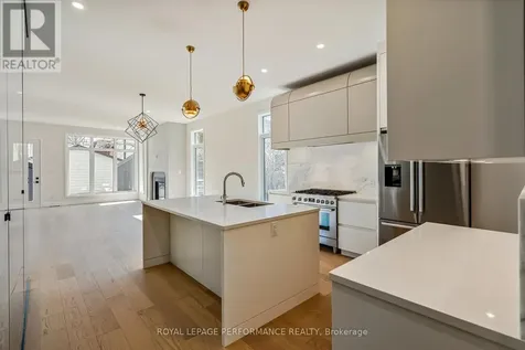 31 Commanda Way Ottawa ON K1M 1G1