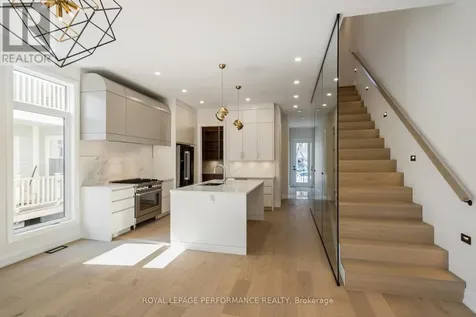 31 Commanda Way Ottawa ON K1M 1G1