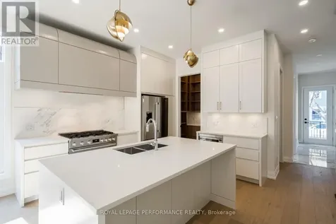 31 Commanda Way Ottawa ON K1M 1G1