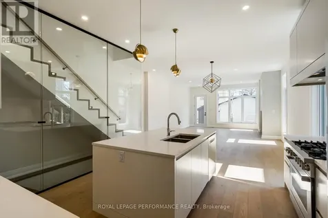 31 Commanda Way Ottawa ON K1M 1G1